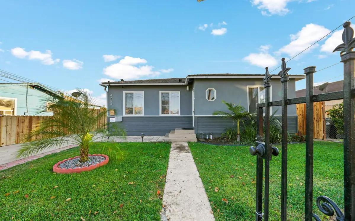Spacious Centrally Located New 2 Bedroom Property! Inglewood Exteriér fotografie